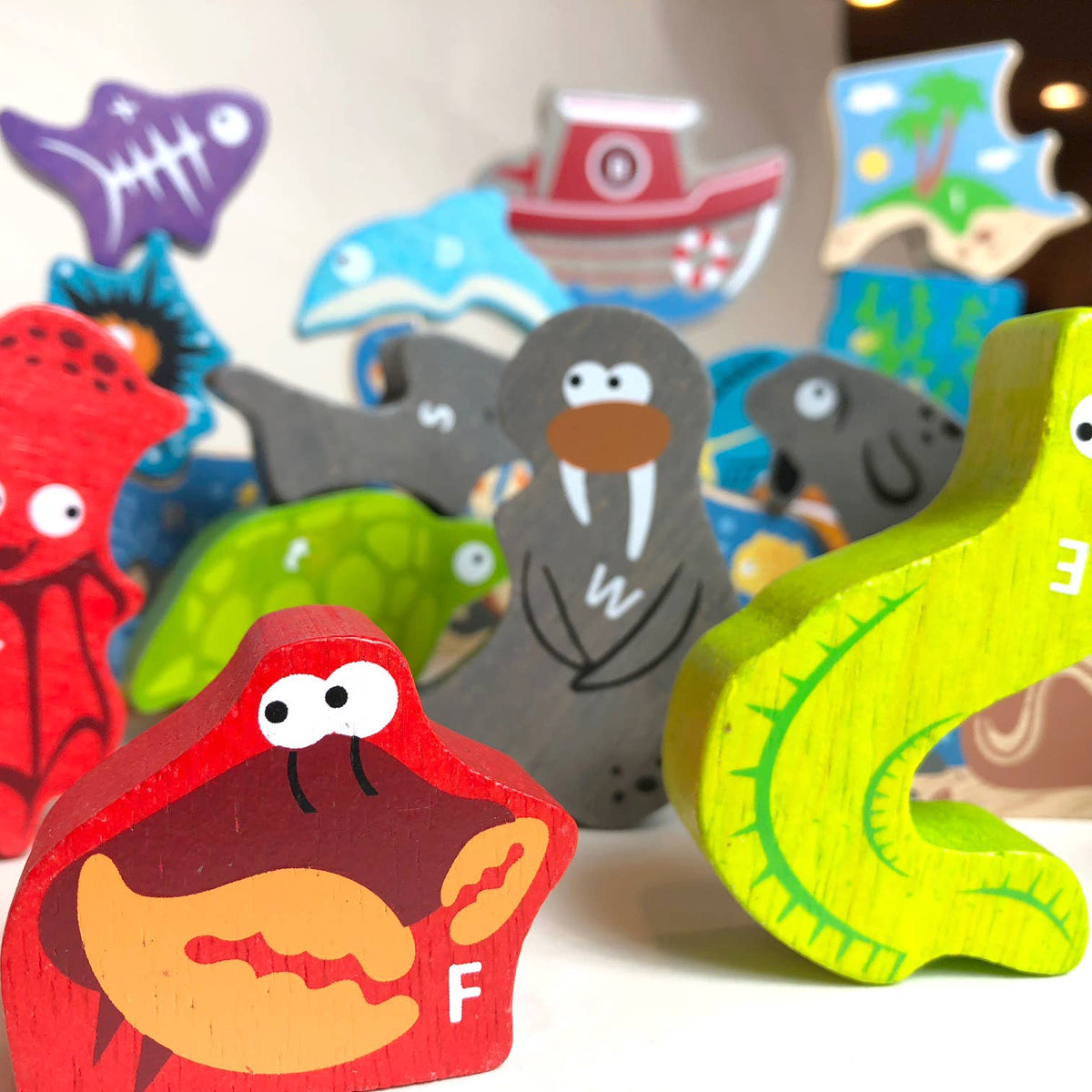 Ocean A to Z Puzzle & Playset
