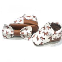 Load image into Gallery viewer, Mishmoccs Saddle Up no Fringe Horse Moccosins