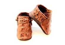 Load image into Gallery viewer, MishMoccs Alligator