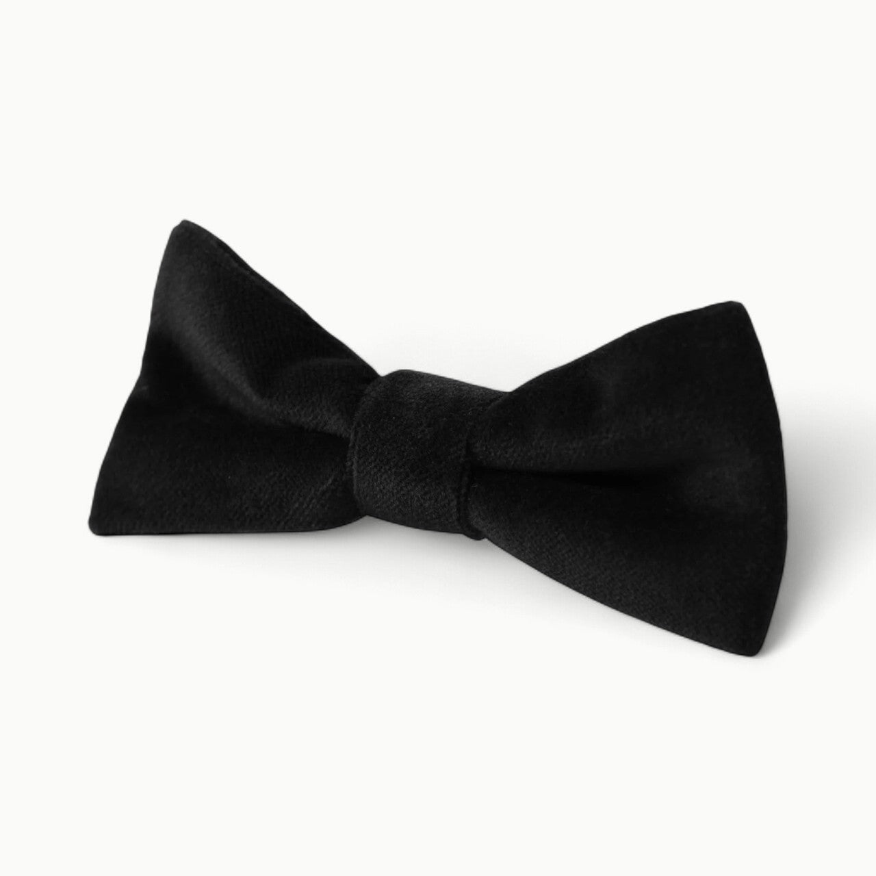Appaman LV black bow tie with adjustable hook and eye closure