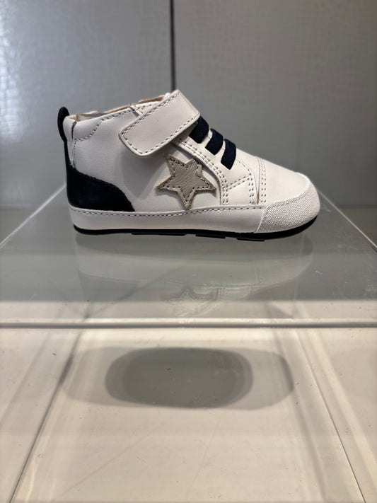 Old Soles Platinum Bub Casual Shoe in white leather with grey star detail and navy faux elastic laces