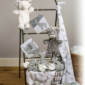 Afrique Giraffe, Grey & White-Mary Meyer