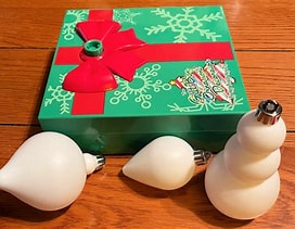 Christmas Tree Ornament Decorator